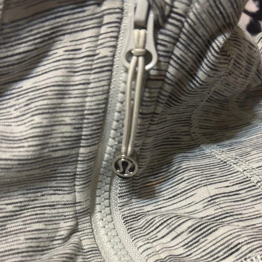 Grey/white Lululemon Define Jacket - Picture 2 of 5